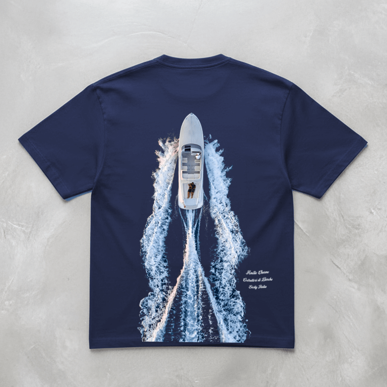 Athena ™ Amélie Charme Riviera T-shirt in light fabric, featuring a relaxed fit and stylish print, displayed on a hanger.